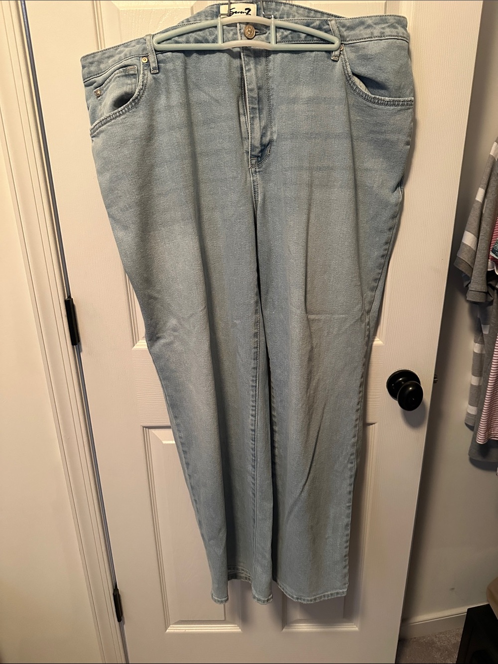 Light Wash Women's Seven7 Loose Straight Leg Jeans